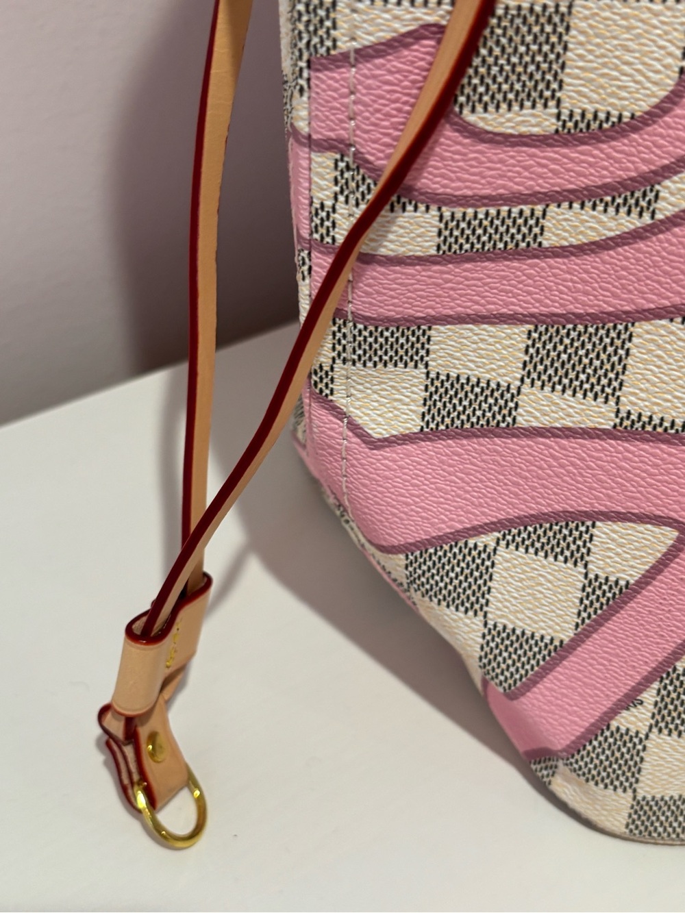 🩷Designer Inspired Pink Checkered Tote Bag with Pouch & Scarf - Picture 4 of 14